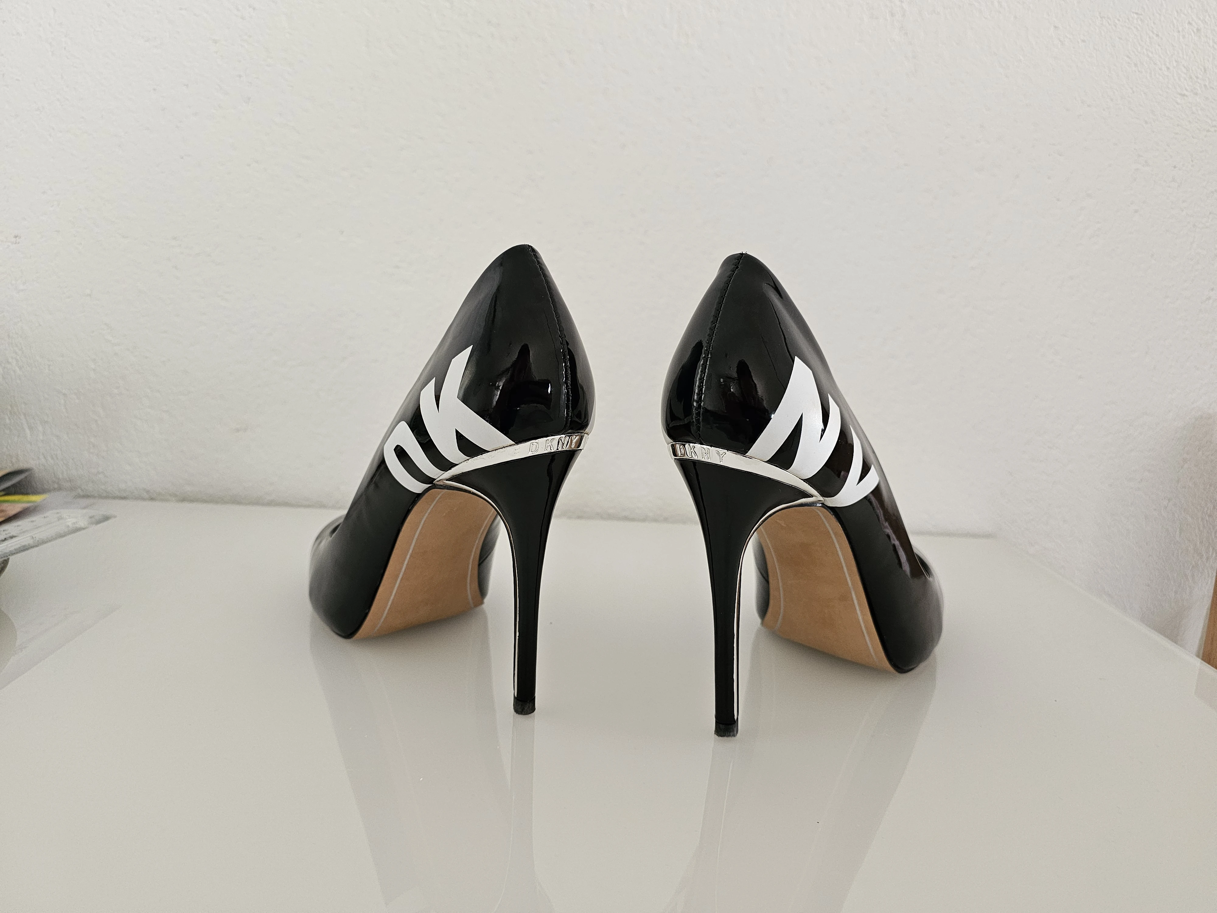 DKNY High Heel Peeptoe IRIS | LOOP-Marktplatz