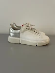 V Design Sneakers