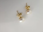 Süsswasserperlen mit Goldstecker
