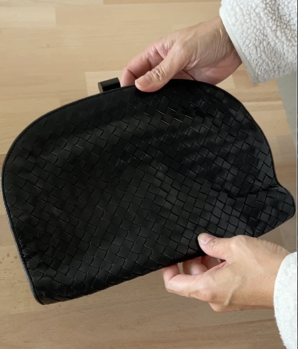 Bottega Veneta Vintage Clutch | LOOP Marketplace