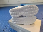 Neue Adidas Sneakers