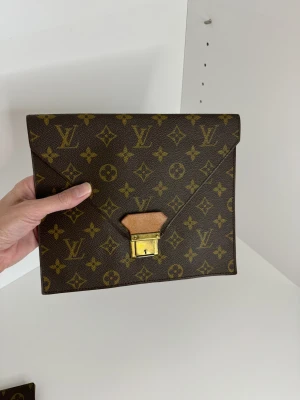 Louis Vuitton | LOOP-Marktplatz