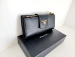 Grosses Prada Portemonnaie