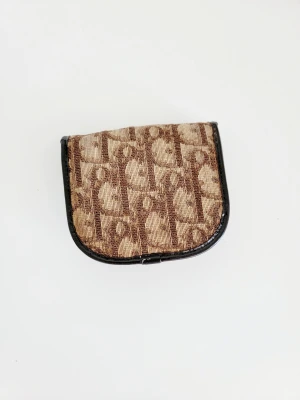 Kleines Vintage Dior Portemonnaie | LOOP-Marktplatz
