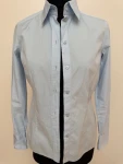Hellblaue Bluse
