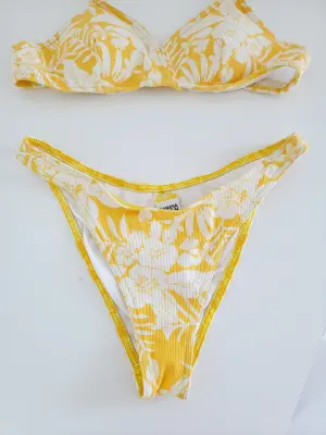 Neuer Banana Moon Bikini | LOOP Marketplace