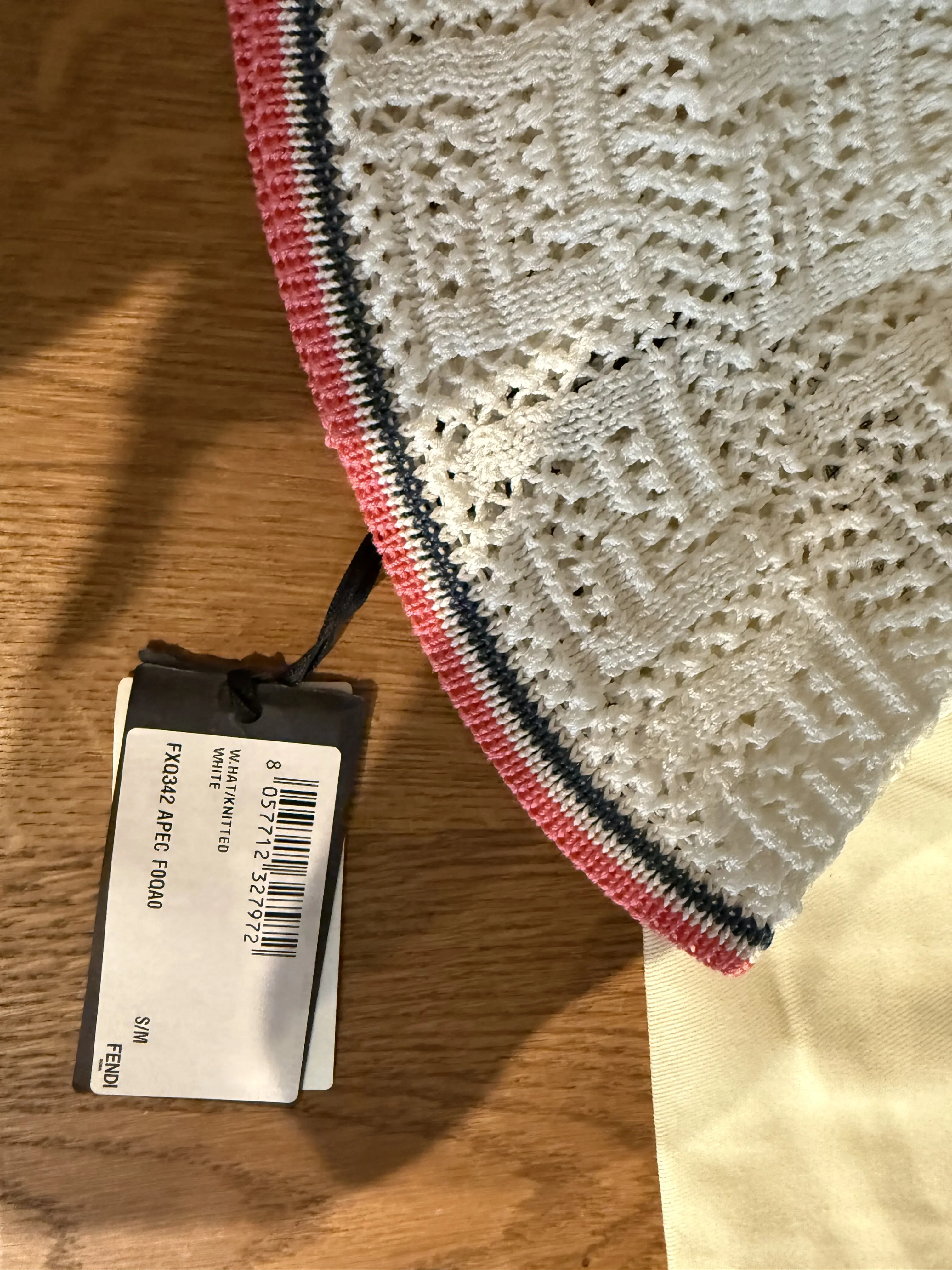 Fendi bucket hat | LOOP-Marktplatz