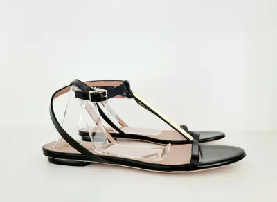 Neue Hugo Boss Sandalen | LOOP-Marktplatz