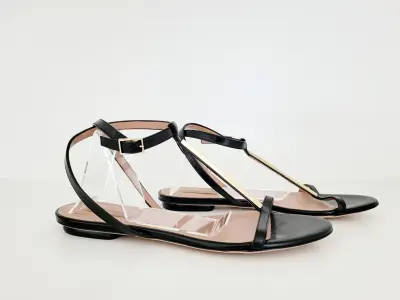 Neue Hugo Boss Sandalen | LOOP-Marktplatz