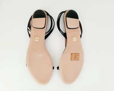 Neue Hugo Boss Sandalen | LOOP-Marktplatz