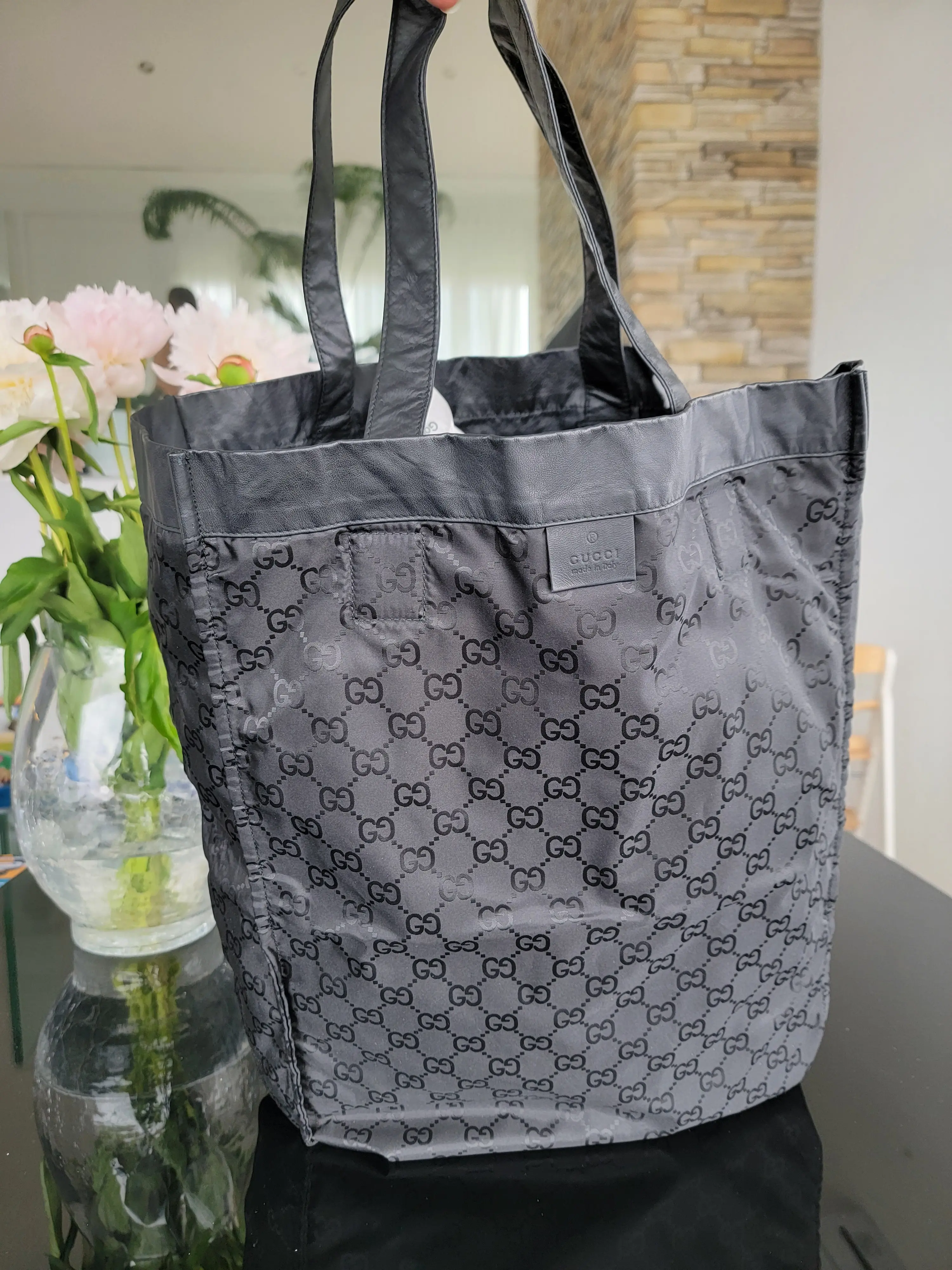 Gucci Shopper | LOOP Marketplace