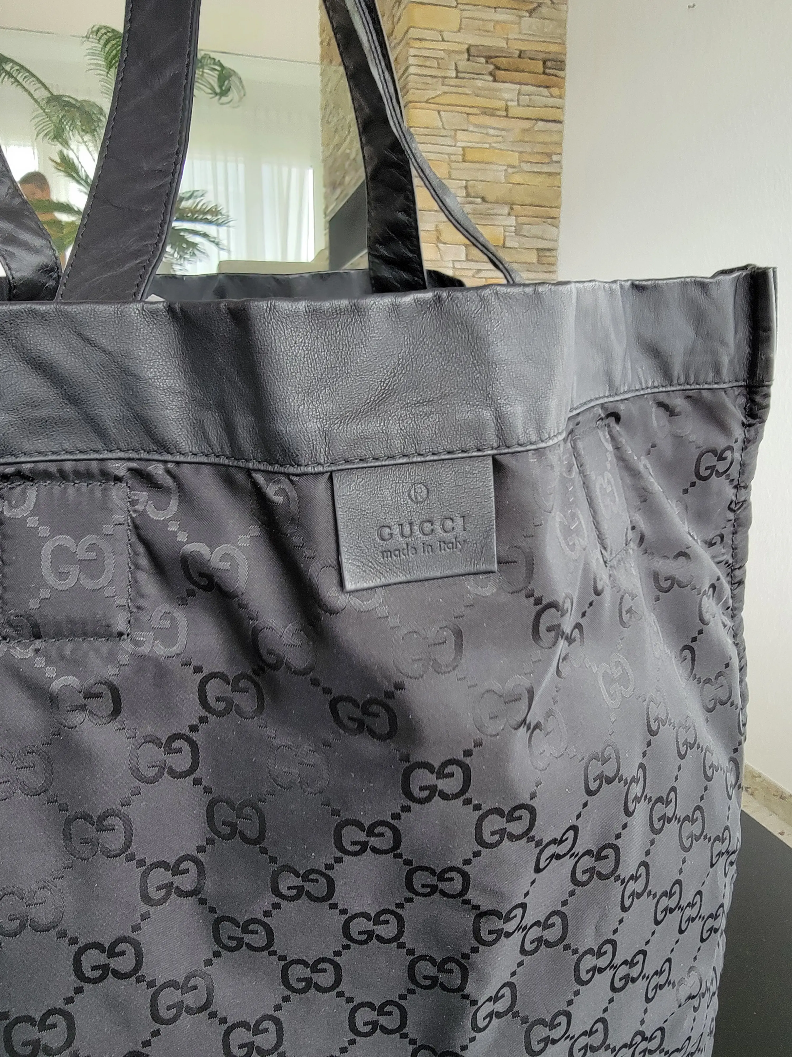 Gucci Shopper | LOOP Marketplace