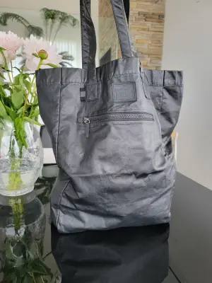 Gucci Shopper | LOOP Marketplace