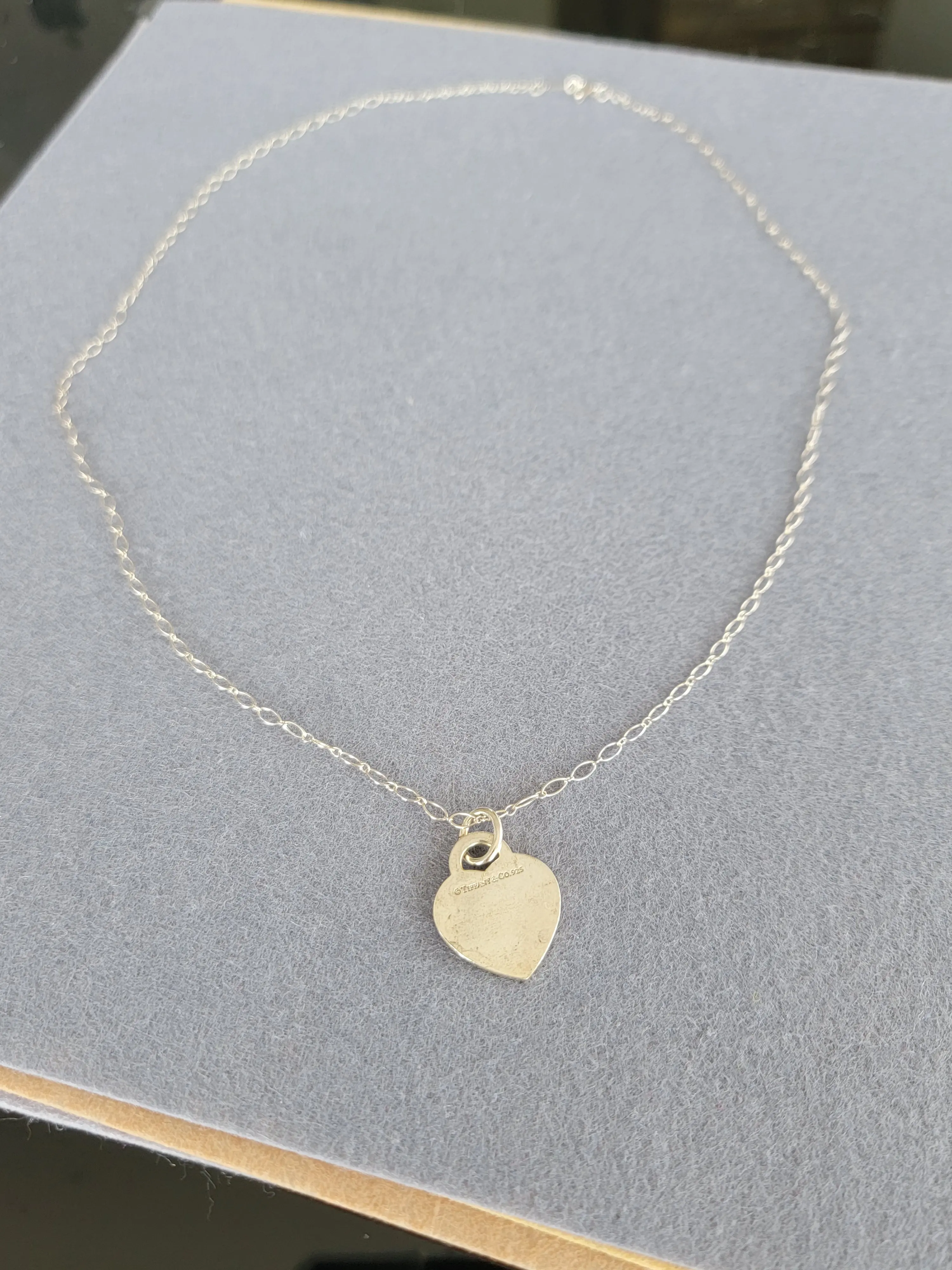 Tiffany & Co. Halsband mit Herzanhänger | LOOP Marketplace