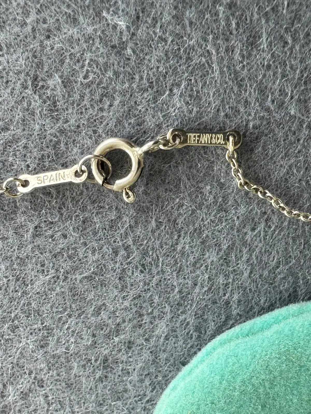 Tiffany & Co. Halskette mit Madonna | LOOP Marketplace
