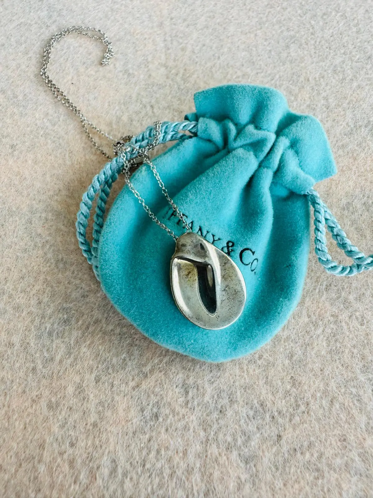 Tiffany & Co. Halskette mit Madonna | LOOP Marketplace