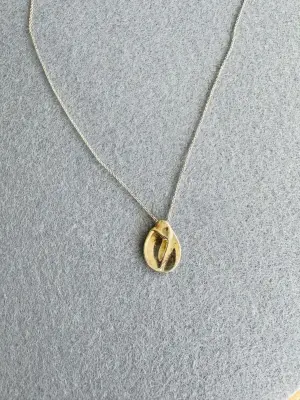 Tiffany & Co. Halskette mit Madonna | LOOP Marketplace