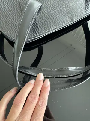 Louis Vuitton Epi Lussac Tasche | LOOP Marketplace