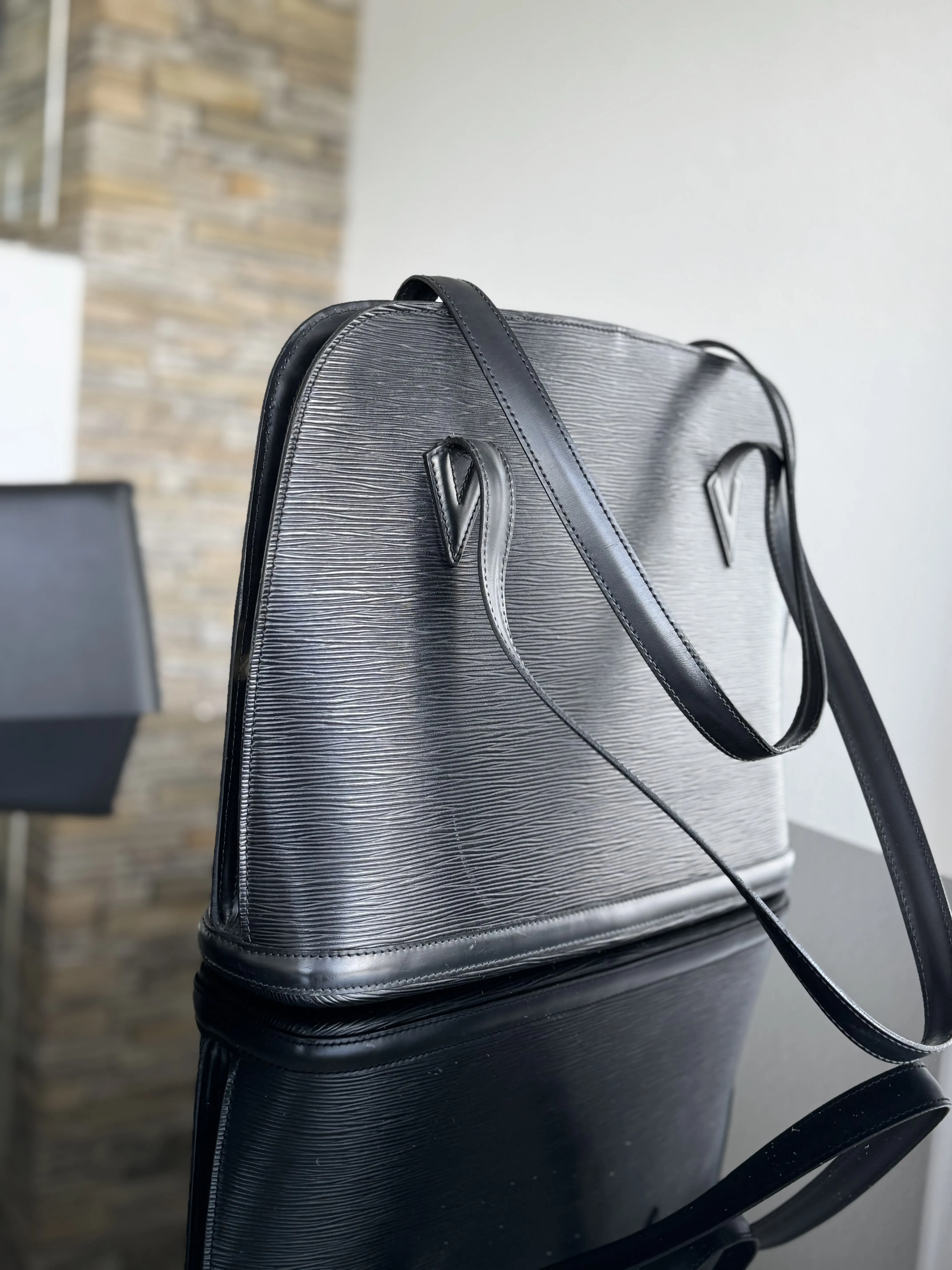 Louis Vuitton Epi Lussac Tasche | LOOP Marketplace