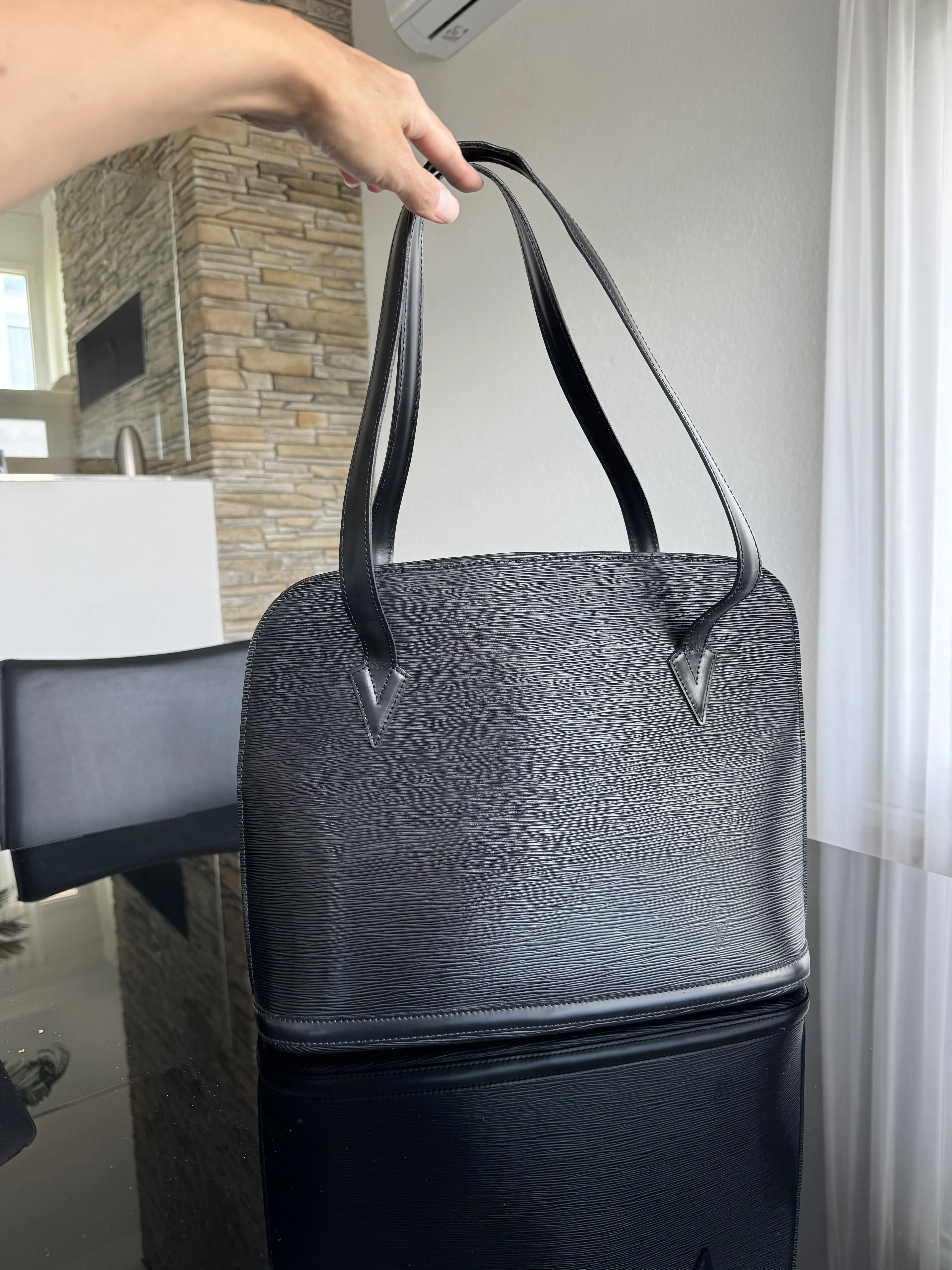 Louis Vuitton Epi Lussac Tasche | LOOP Marketplace