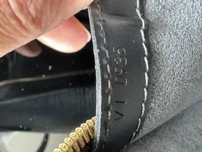 Louis Vuitton Epi Lussac Tasche | LOOP Marketplace