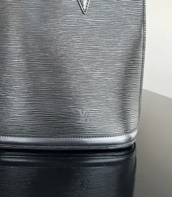 Louis Vuitton Epi Lussac Tasche | LOOP Marketplace