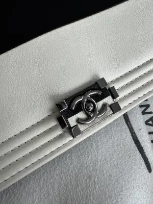 Neues Chanel Portemonnaie | LOOP Marketplace