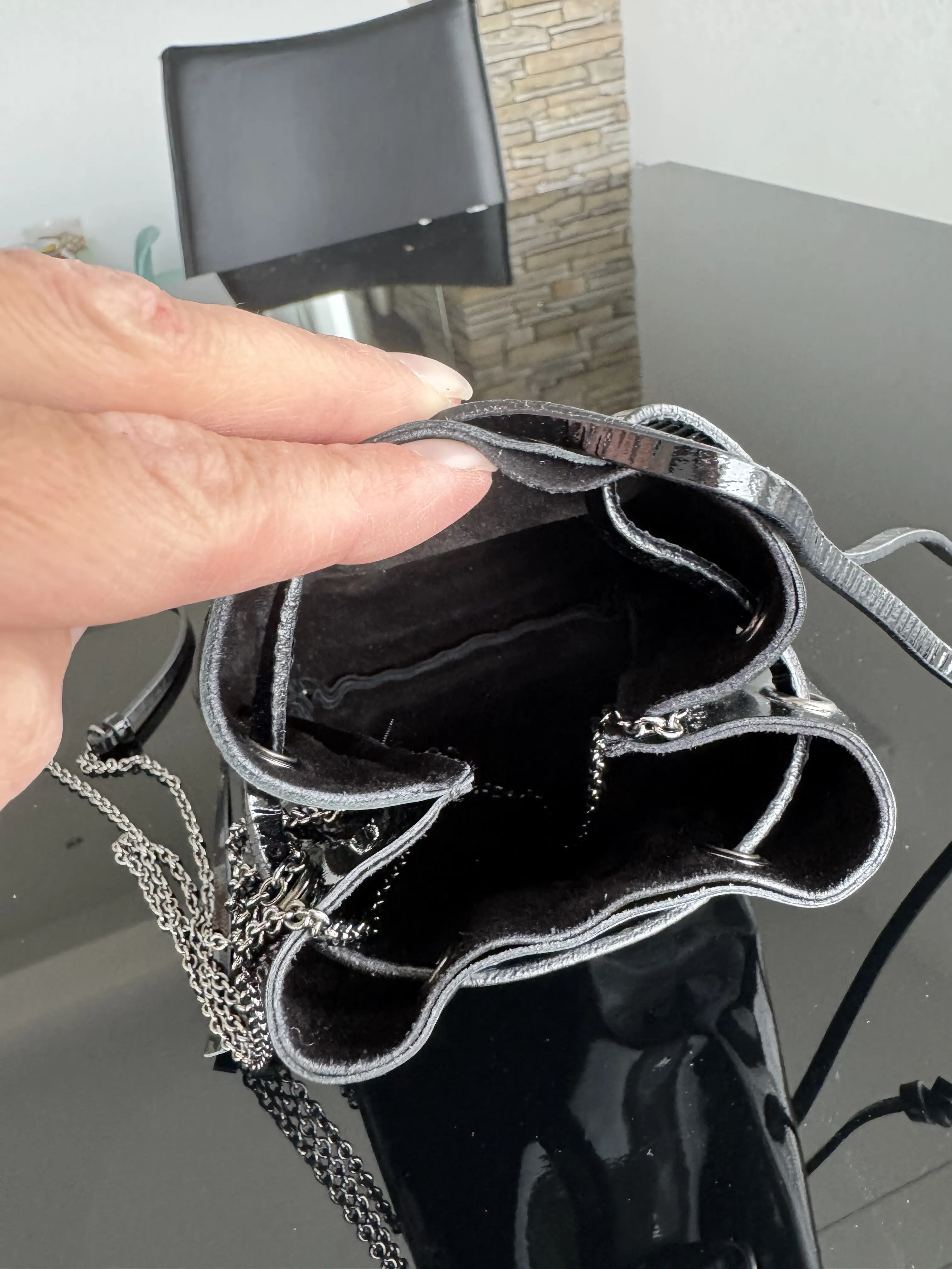 Kleines Miu Miu Täschchen | LOOP Marketplace