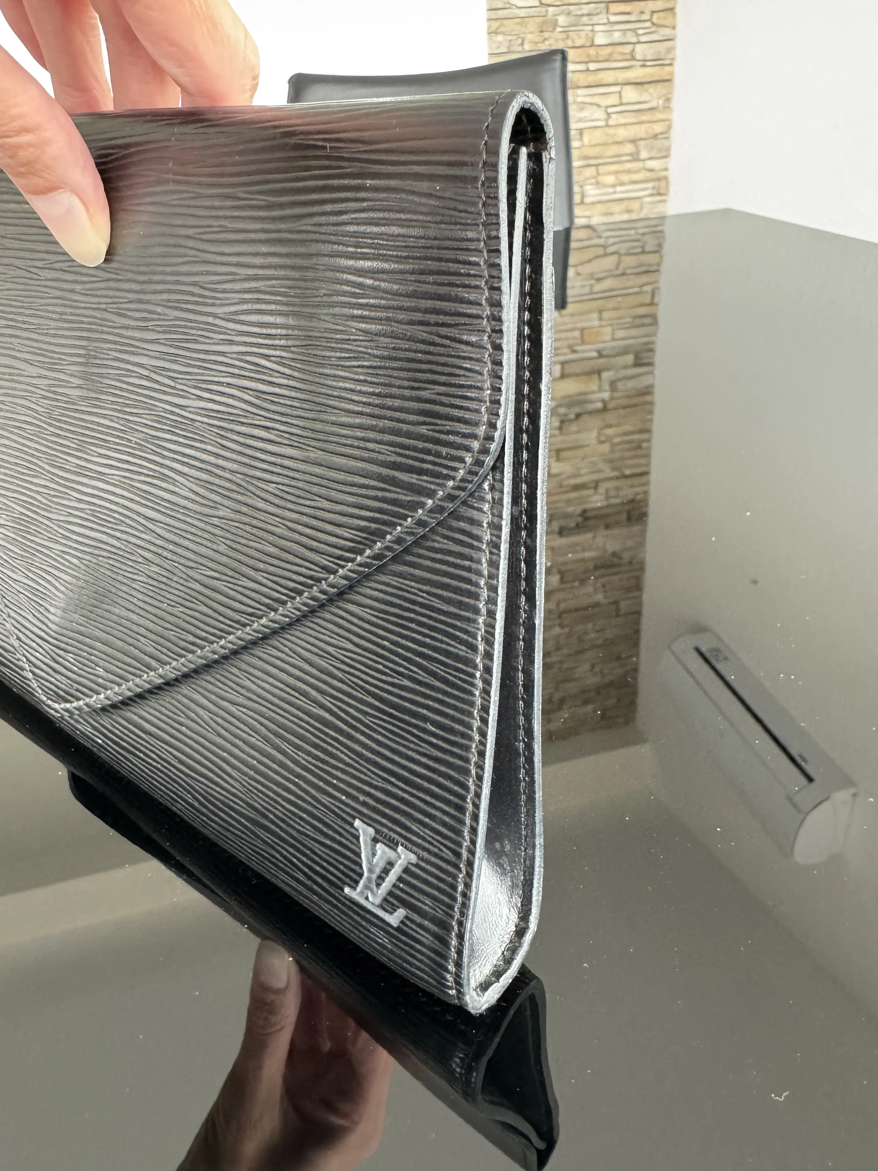 Louis Vuitton Clutch | LOOP Marketplace