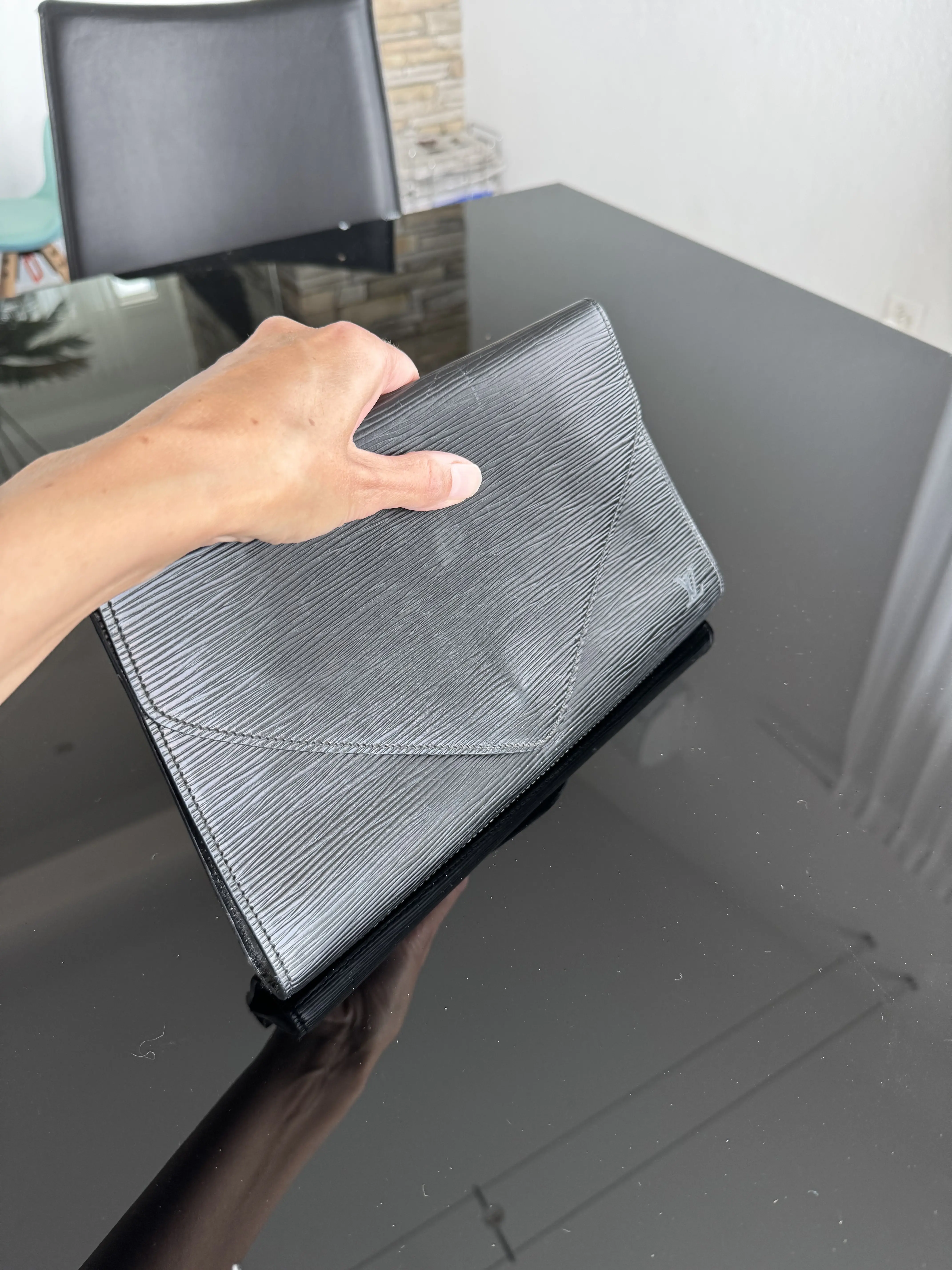 Louis Vuitton Clutch | LOOP Marketplace
