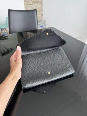Louis Vuitton Clutch | LOOP Marketplace