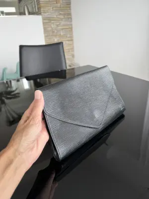 Louis Vuitton Clutch | LOOP Marketplace