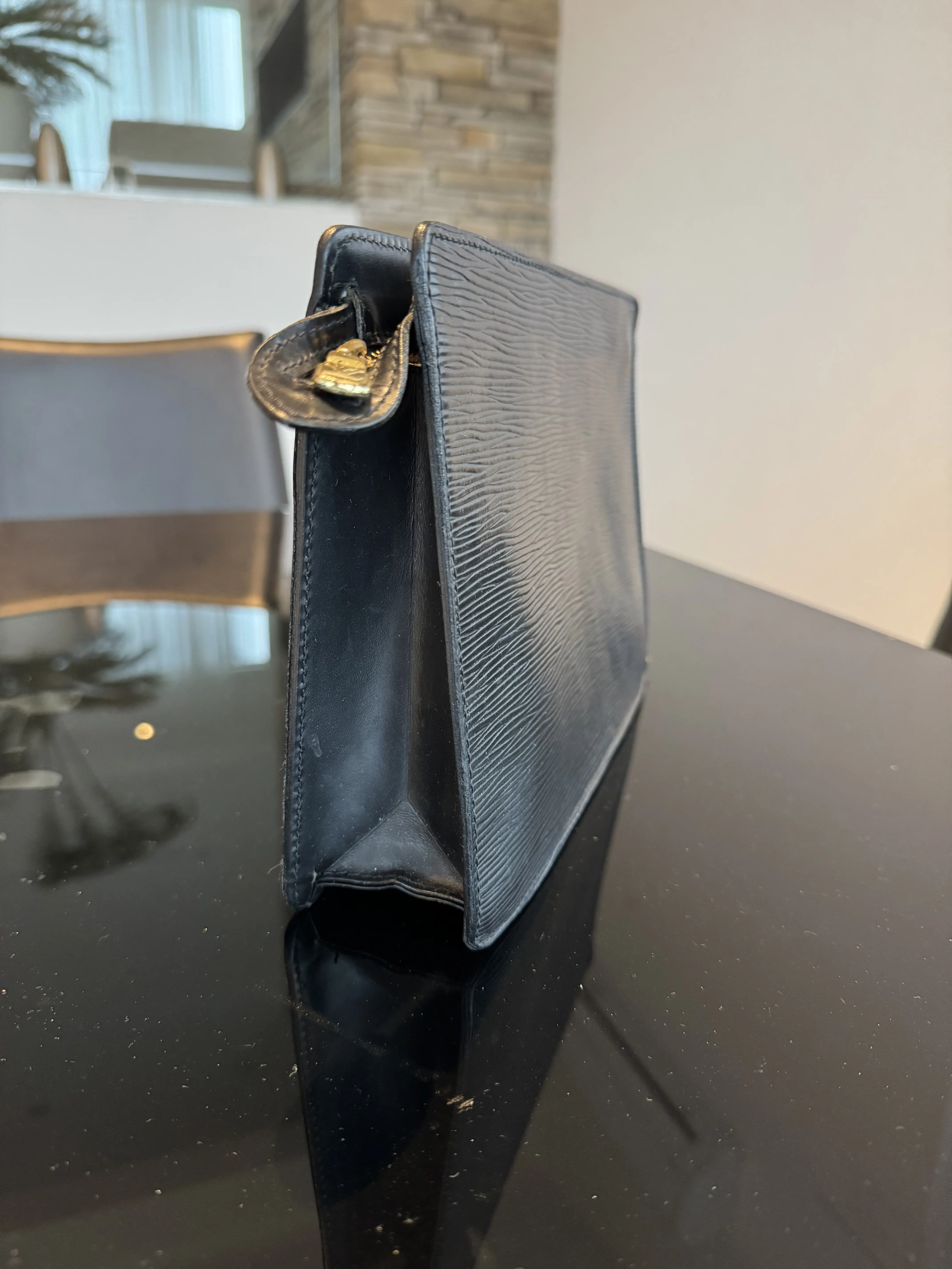 Louis Vuitton Pochette/ Clutch | LOOP Marketplace