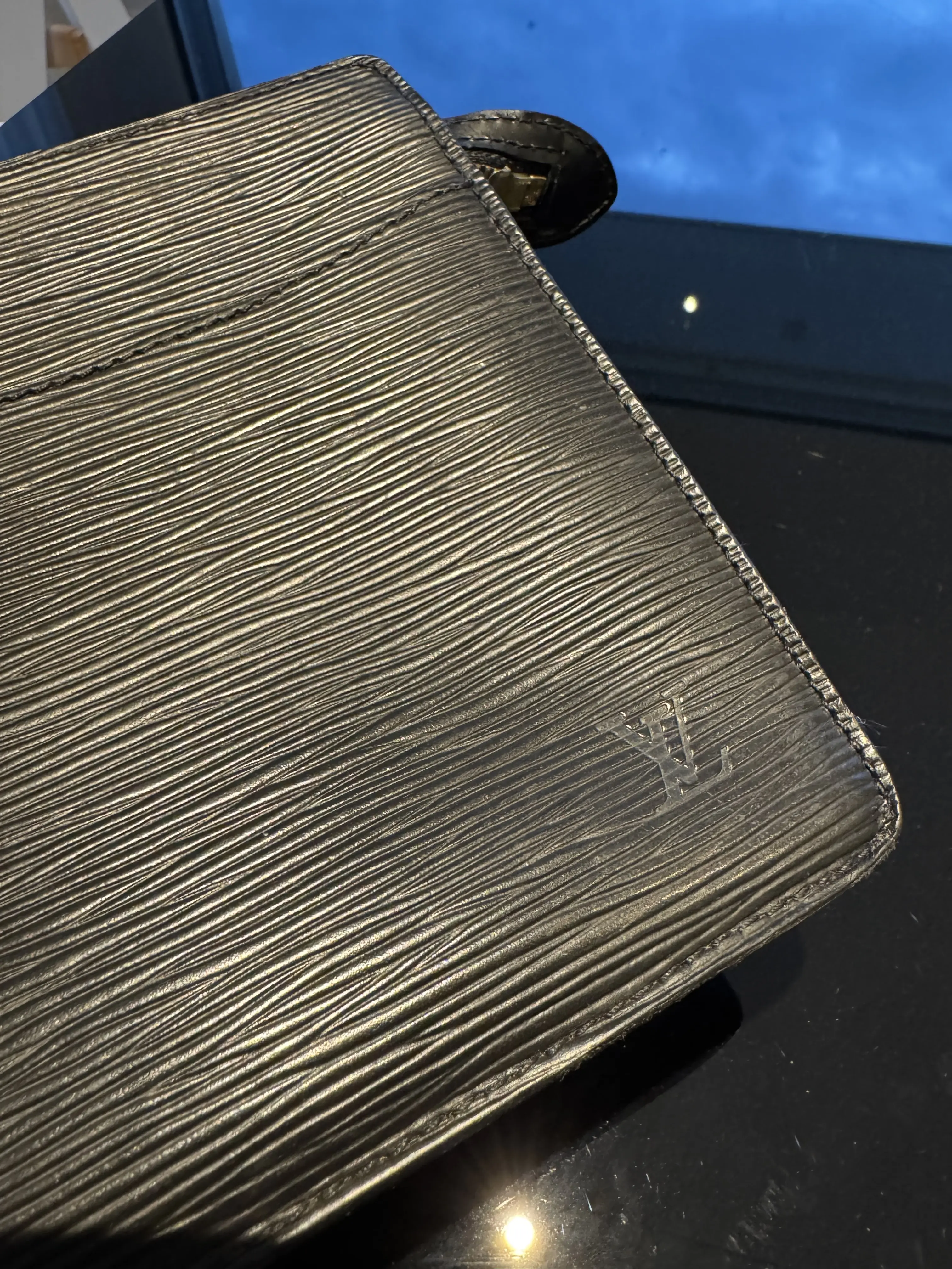 Louis Vuitton Pochette/ Clutch | LOOP Marketplace