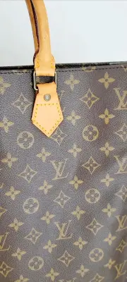 Louis Vuitton Sac Plat | LOOP Marketplace