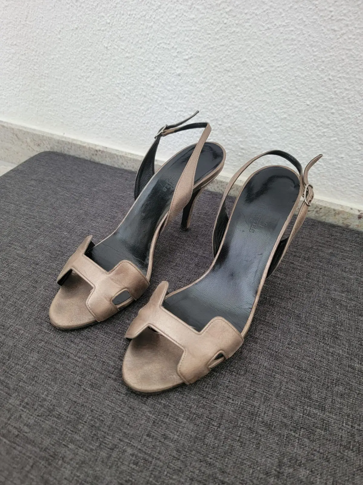Schöne Hermes Sandalen | LOOP-Marktplatz