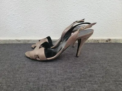 Schöne Hermes Sandalen | LOOP-Marktplatz