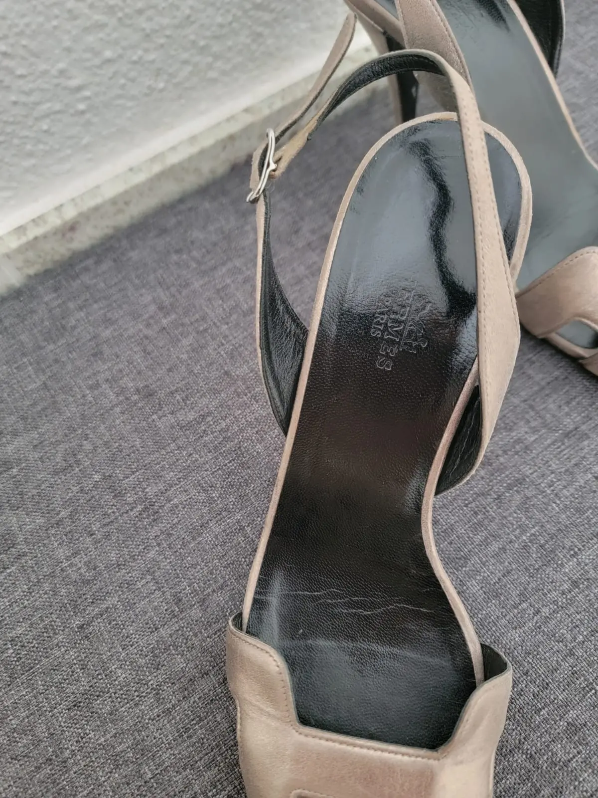 Schöne Hermes Sandalen | LOOP-Marktplatz