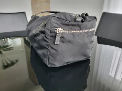 Kleine Prada Nylon Bowling Tasche | LOOP-Marktplatz