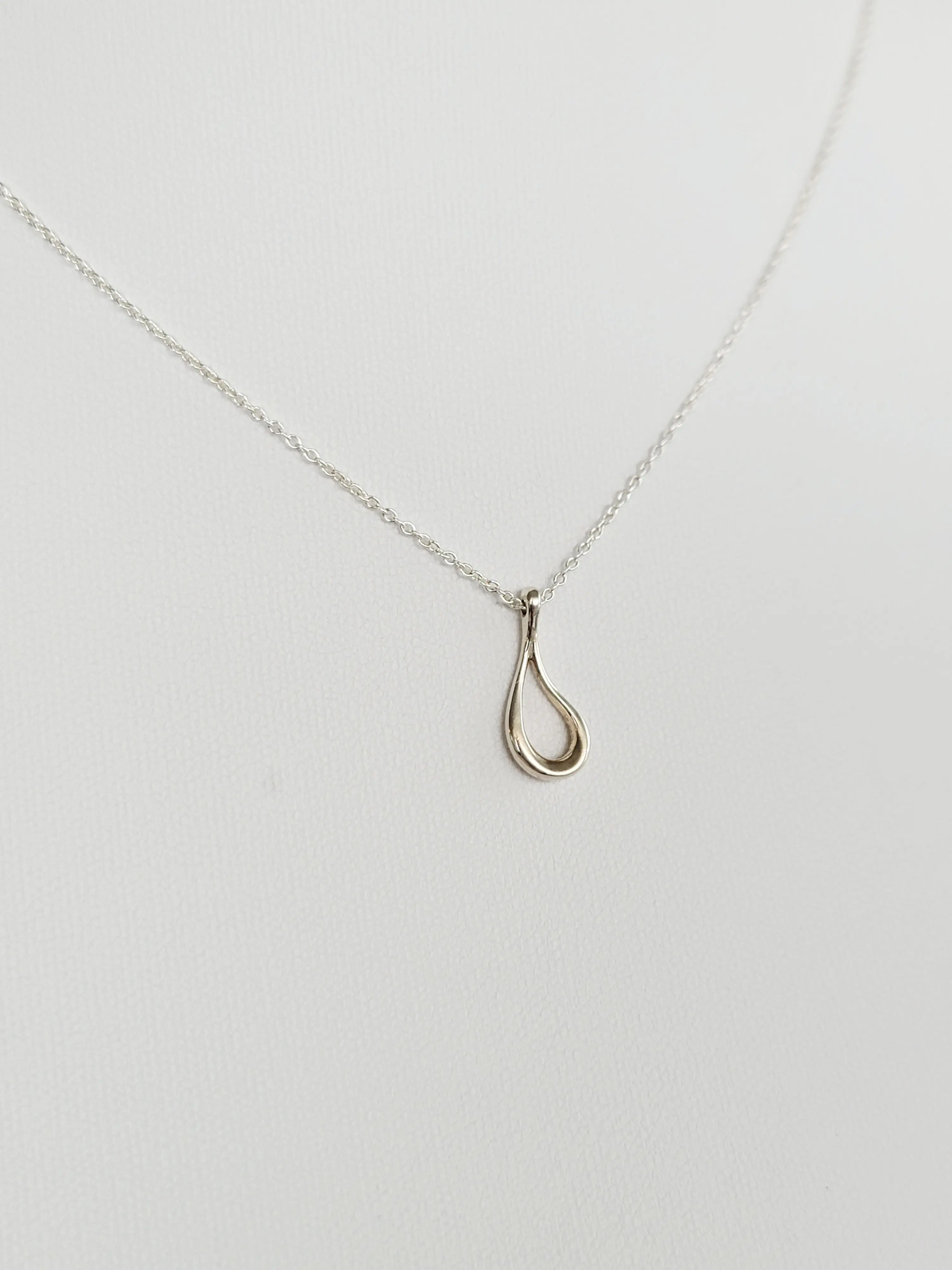Tiffany & Co. Open Teardrop Halskette | LOOP-Marktplatz