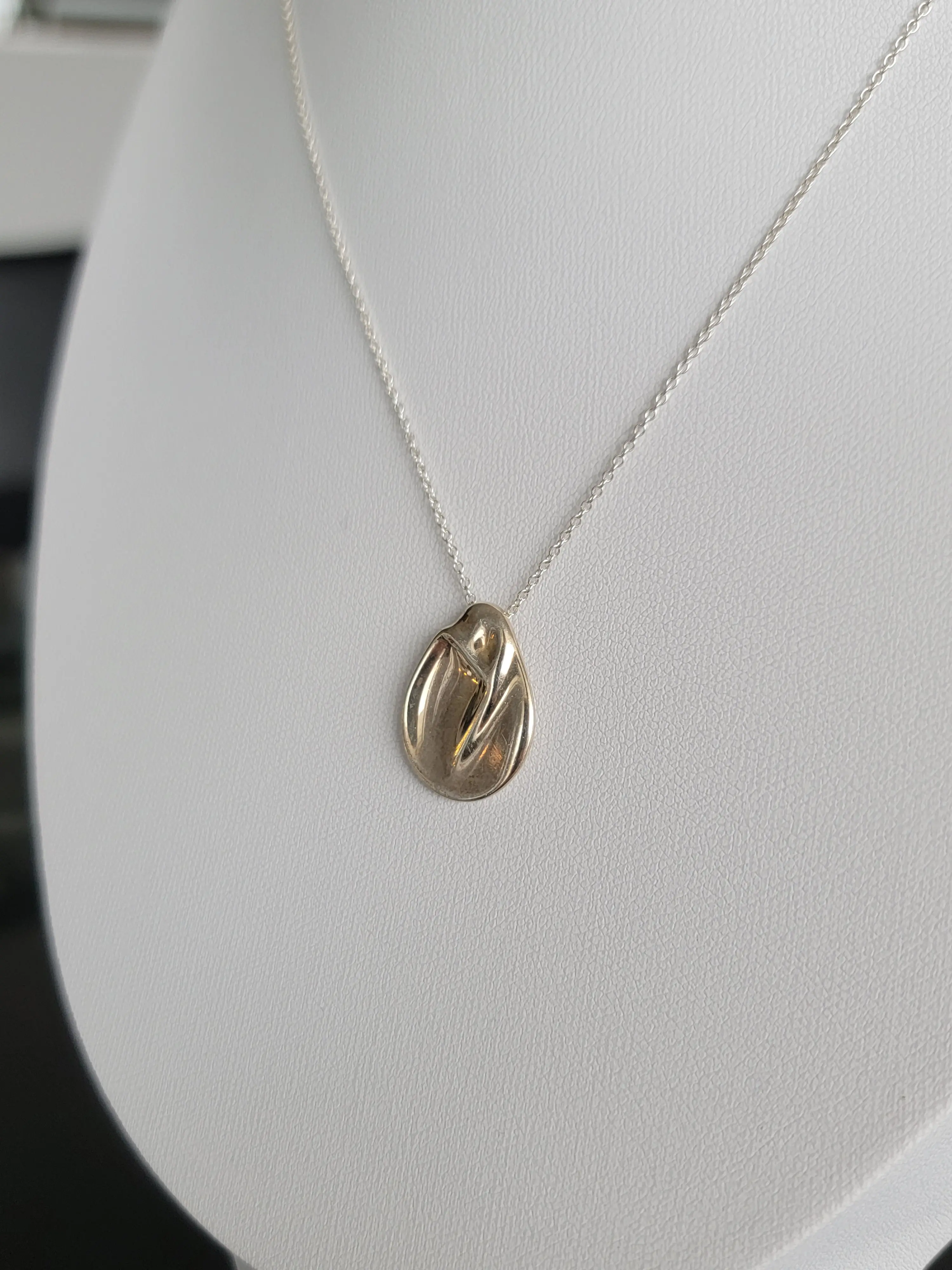 Tiffany & Co. Halskette mit Madonna | Marché LOOP