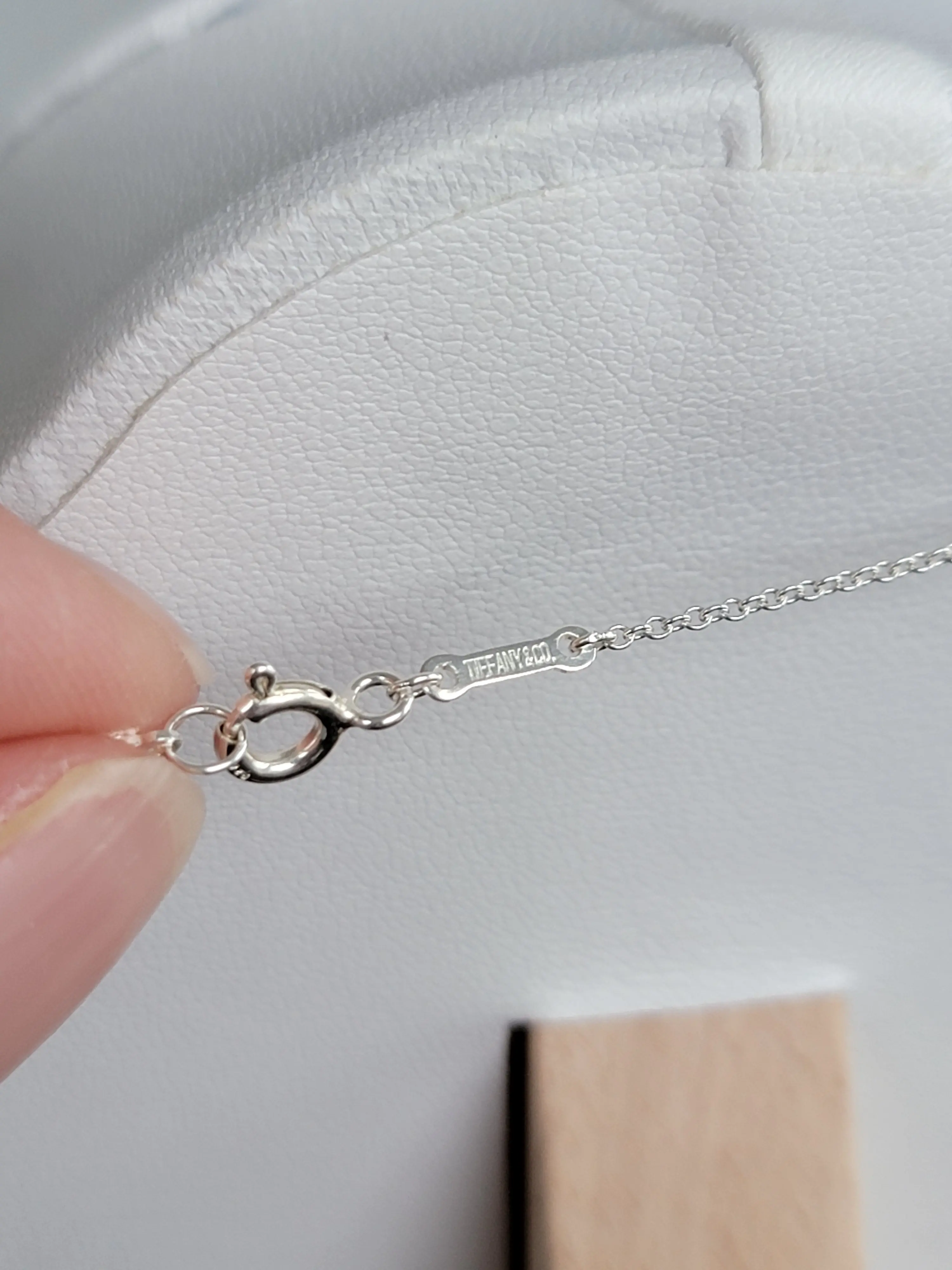 Tiffany & Co. Halskette mit Madonna | Marché LOOP