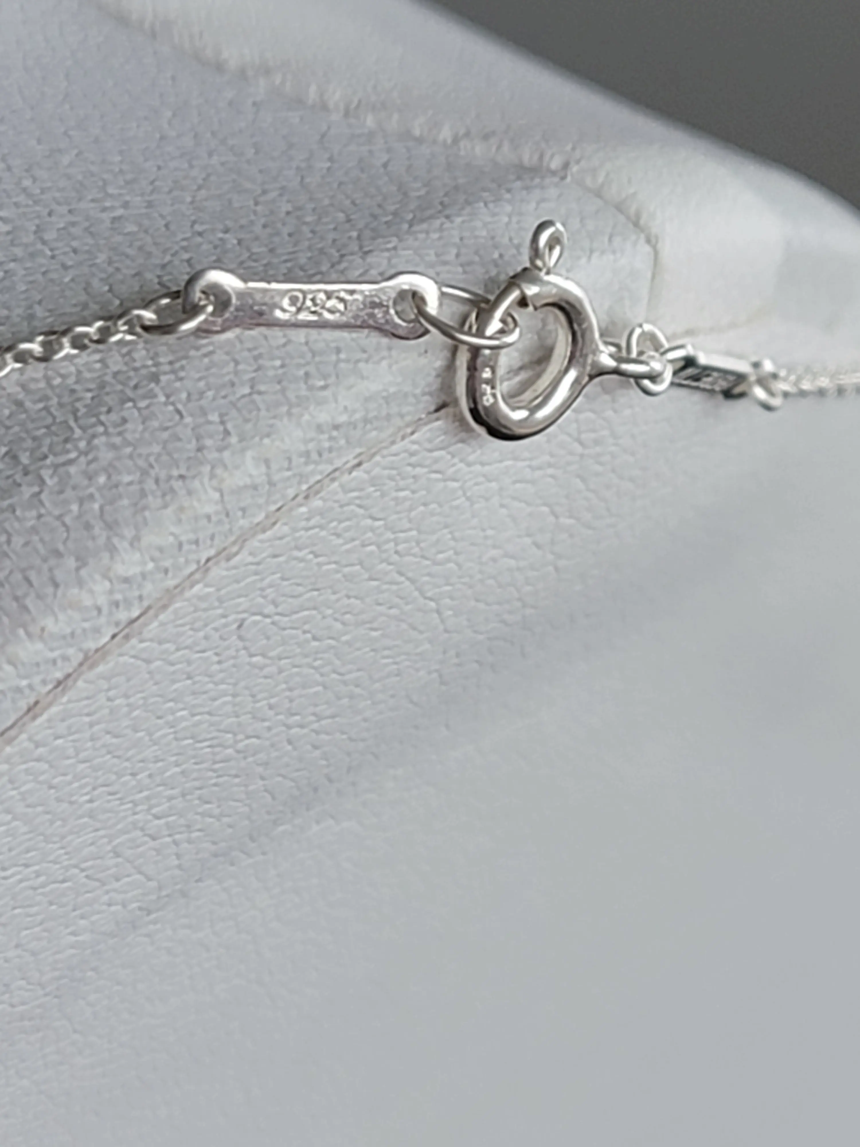 Tiffany & Co. Halskette mit Madonna | Marché LOOP