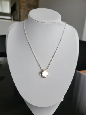 Tiffany & Co. Halskette mit Kreuz | LOOP Marketplace