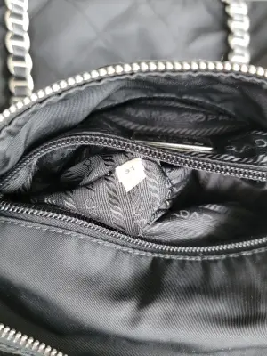 Prada Nylon Tasche | LOOP Marketplace