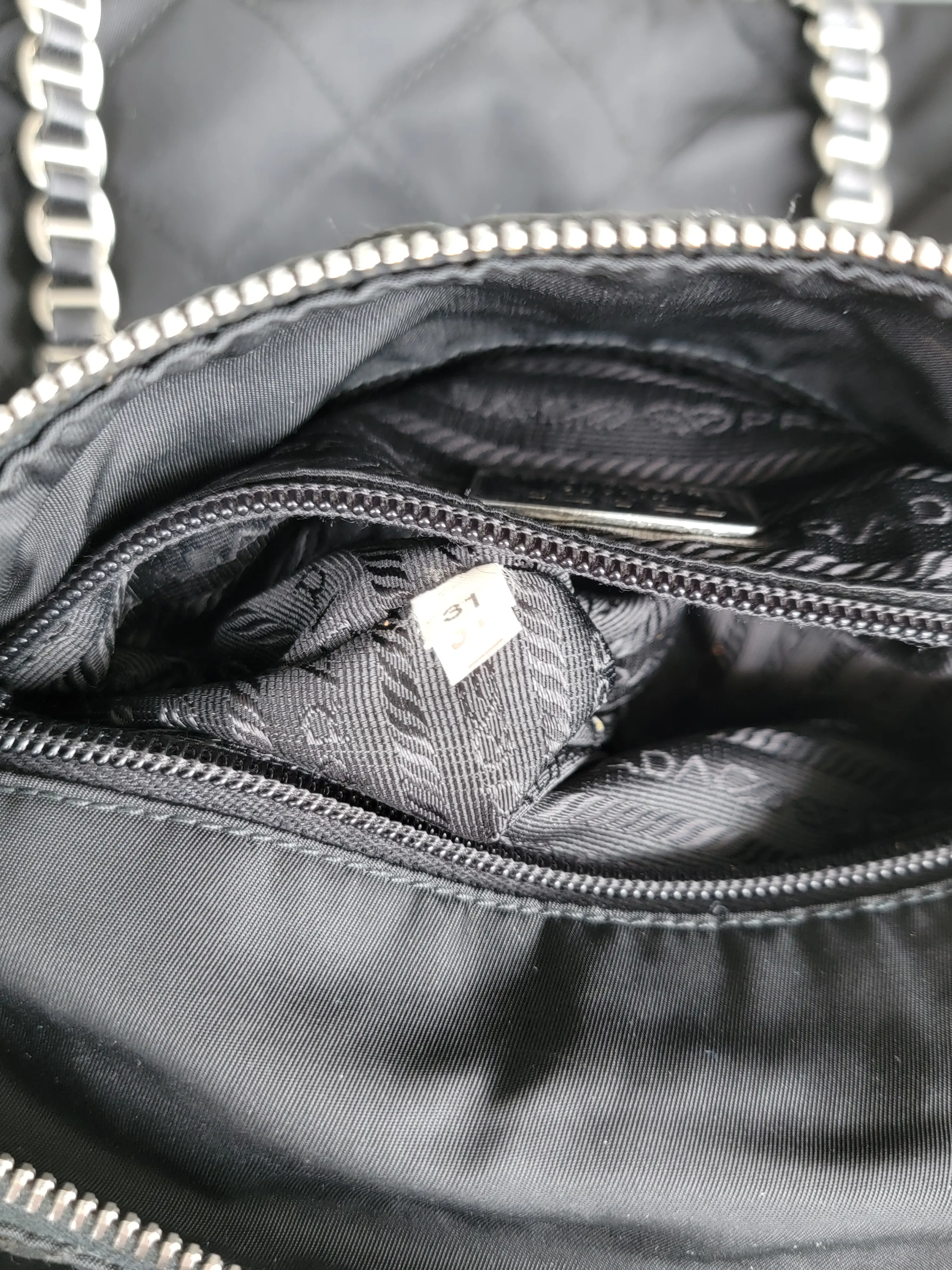 Prada Nylon Tasche | LOOP Marketplace
