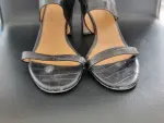 Schöne und bequeme Navyboot Sandalen