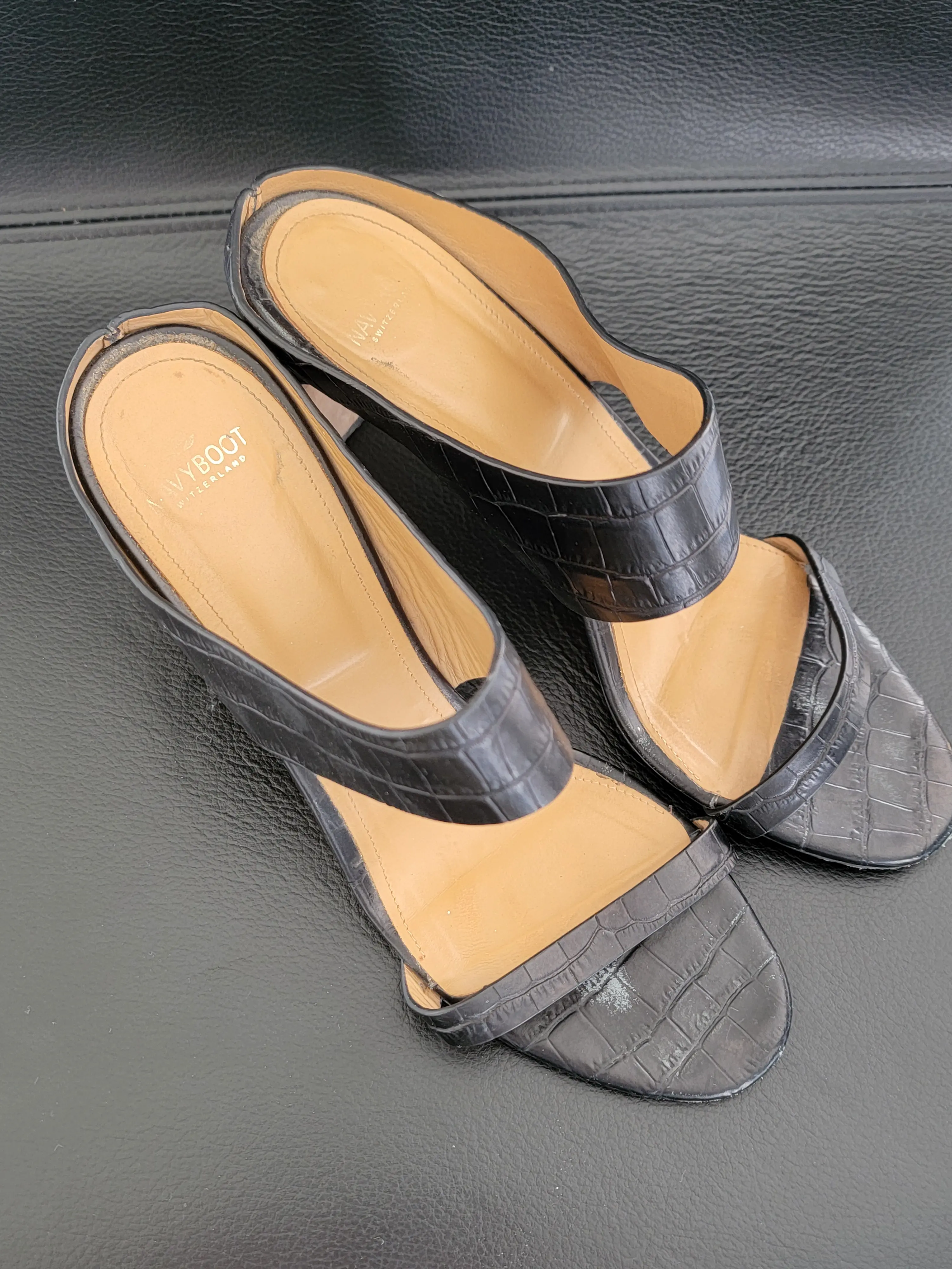 Schöne und bequeme Navyboot Sandalen | LOOP Marketplace