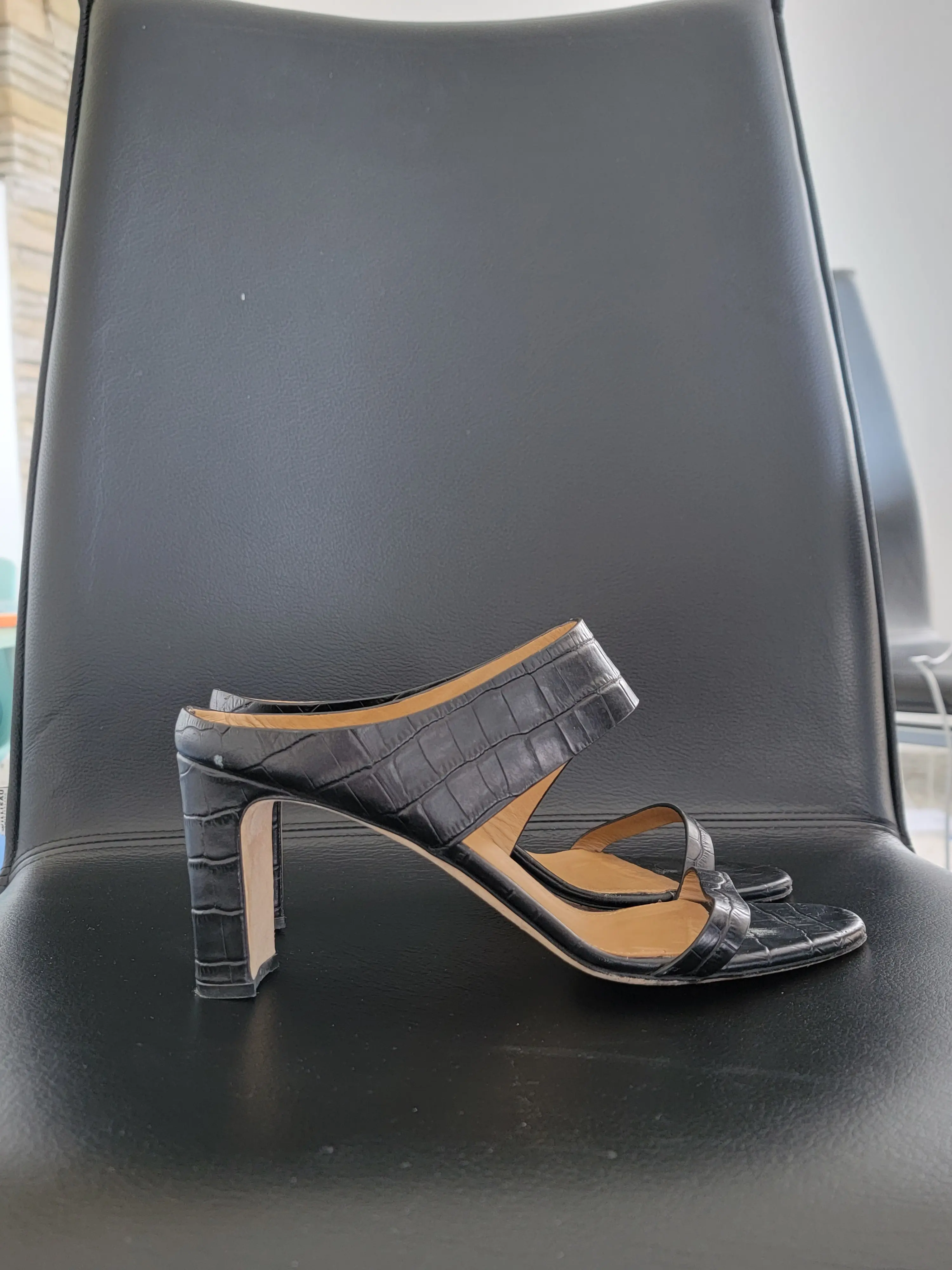 Schöne und bequeme Navyboot Sandalen | LOOP Marketplace