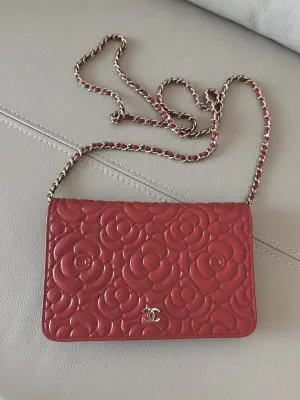Chanel on chain in perfect condition | LOOP-Marktplatz